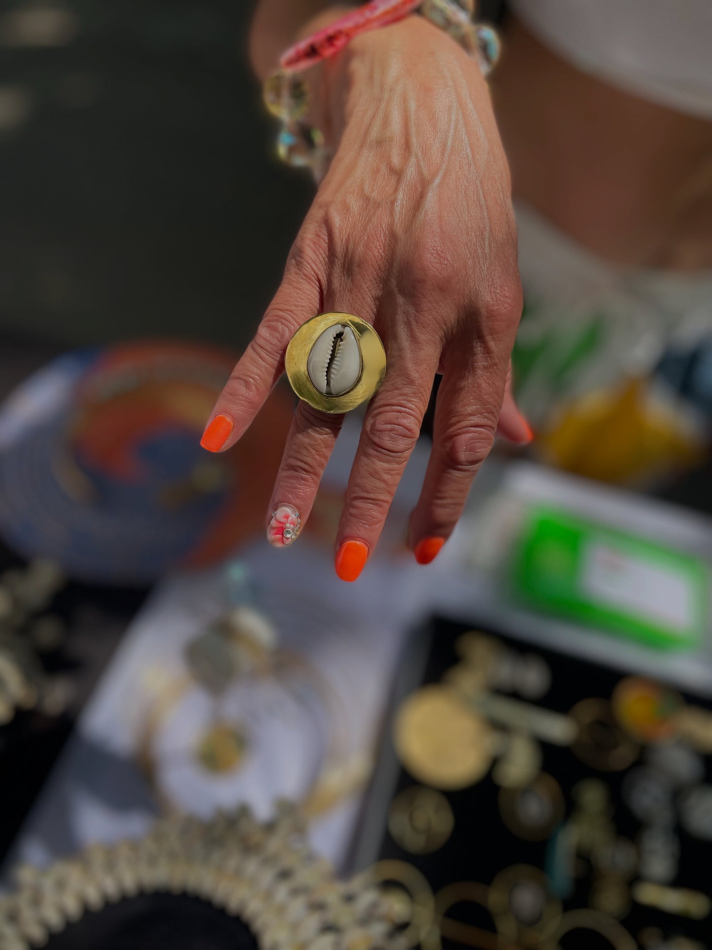 Circle Single Cowrie Ring