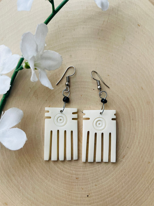 Mini white Duafe earrings
