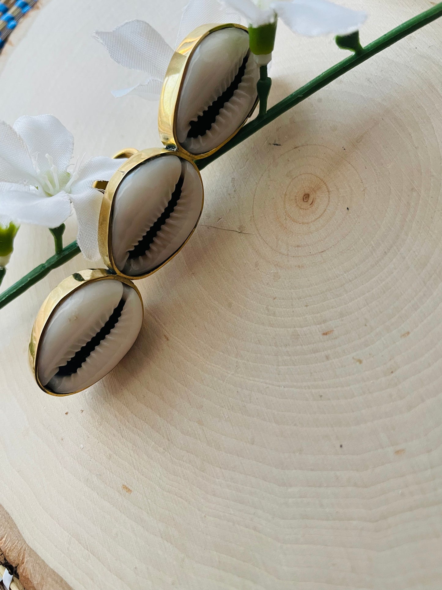 Vertical Tri Cowrie Ring